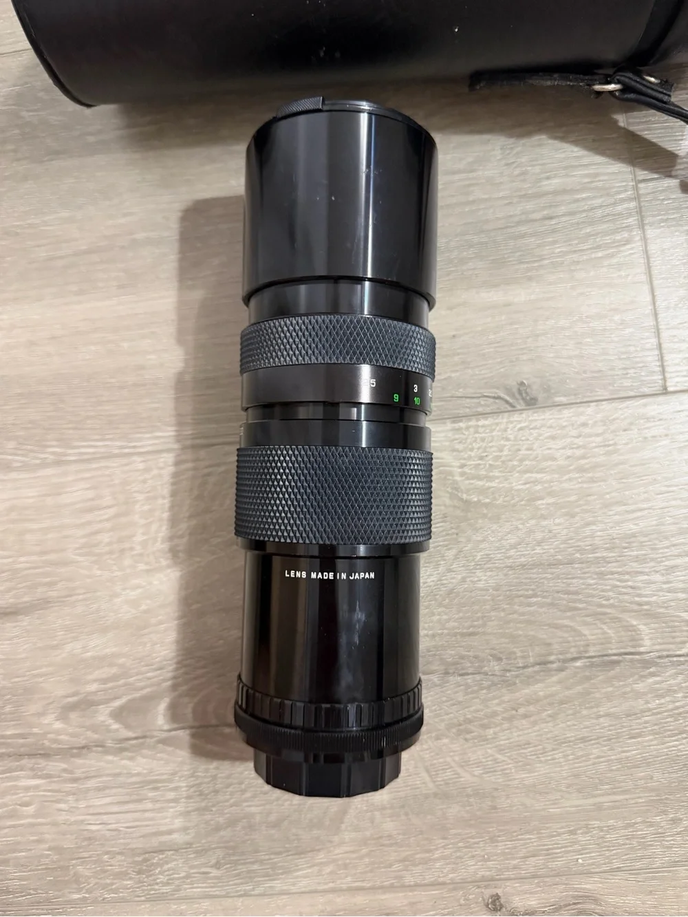 Soligor 85-300mm C/D f/5 Macro Zoom Lens for Canon FD